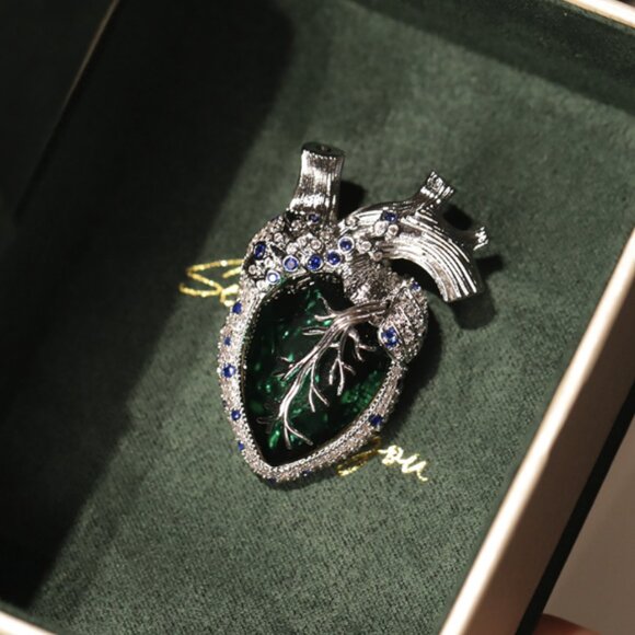 Luxury Anatomical Heart Crystal Brooch Pin - Picture 2 of 5